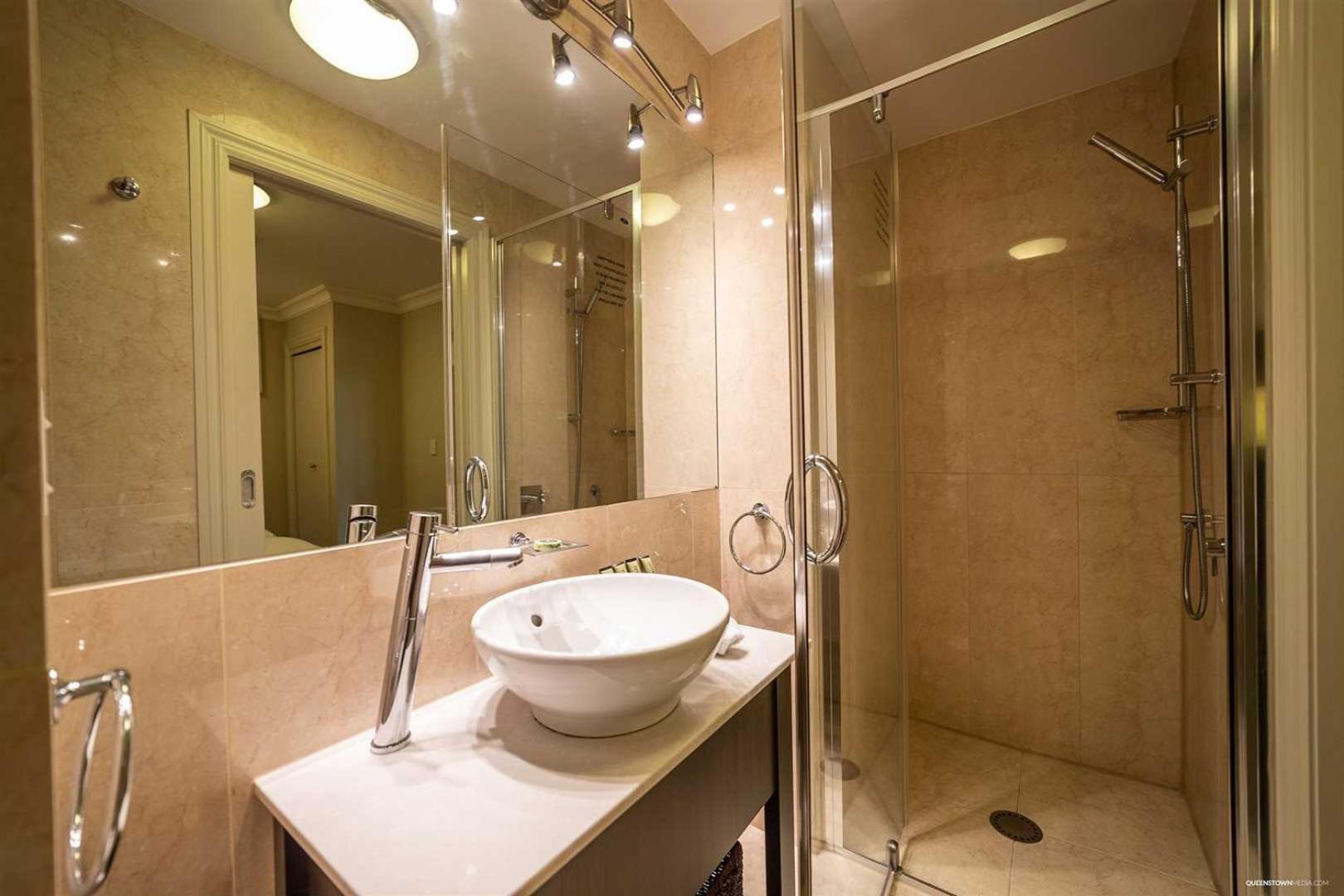 The Beacon - Luxe Studio Unit Queenstown Exteriör bild